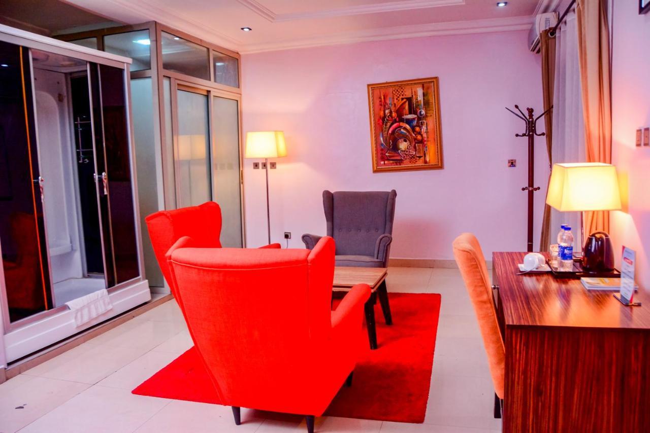 Golfview Suites & Conference Center Икея Экстерьер фото